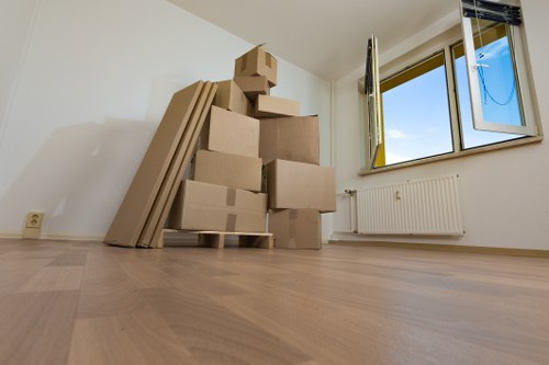 Nearby Colliers Wood storage support for furniture boxes and business items