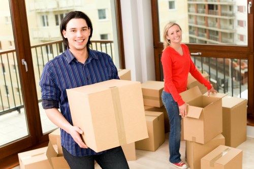 Flexible moving support for household goods and furniture collections in Colliers Wood